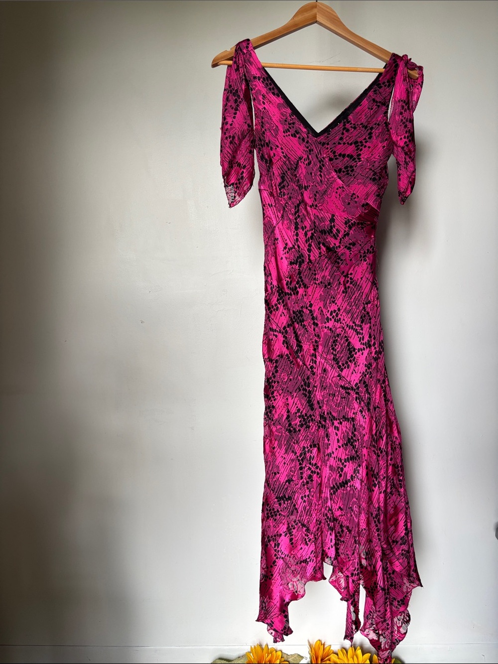 Authentic 2002 Y2K Nicole Miller Midi Dress Size Small Pink and Black Beaded